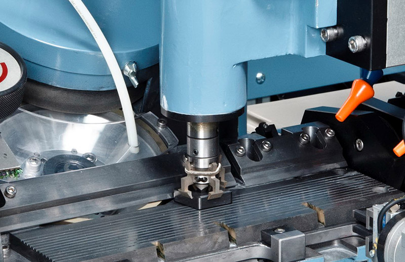 EM125數(shù)控倒棱機